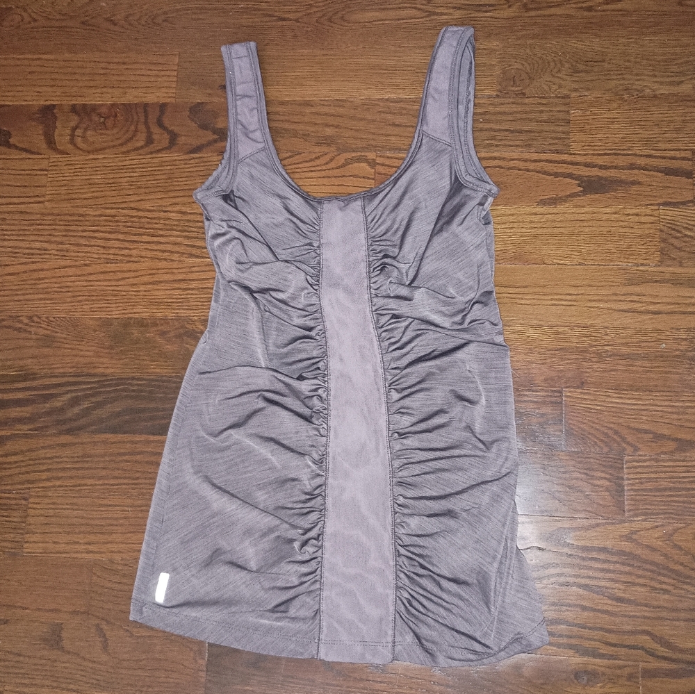Womens Lolë Heather Gray Antibacterial Wicking Athletic Tank With Built-In Bra